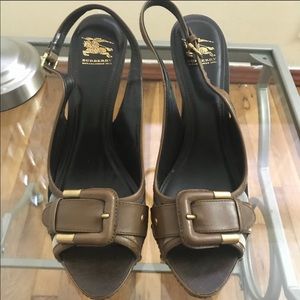 NEGOTIABLE Burberry Slingbacks